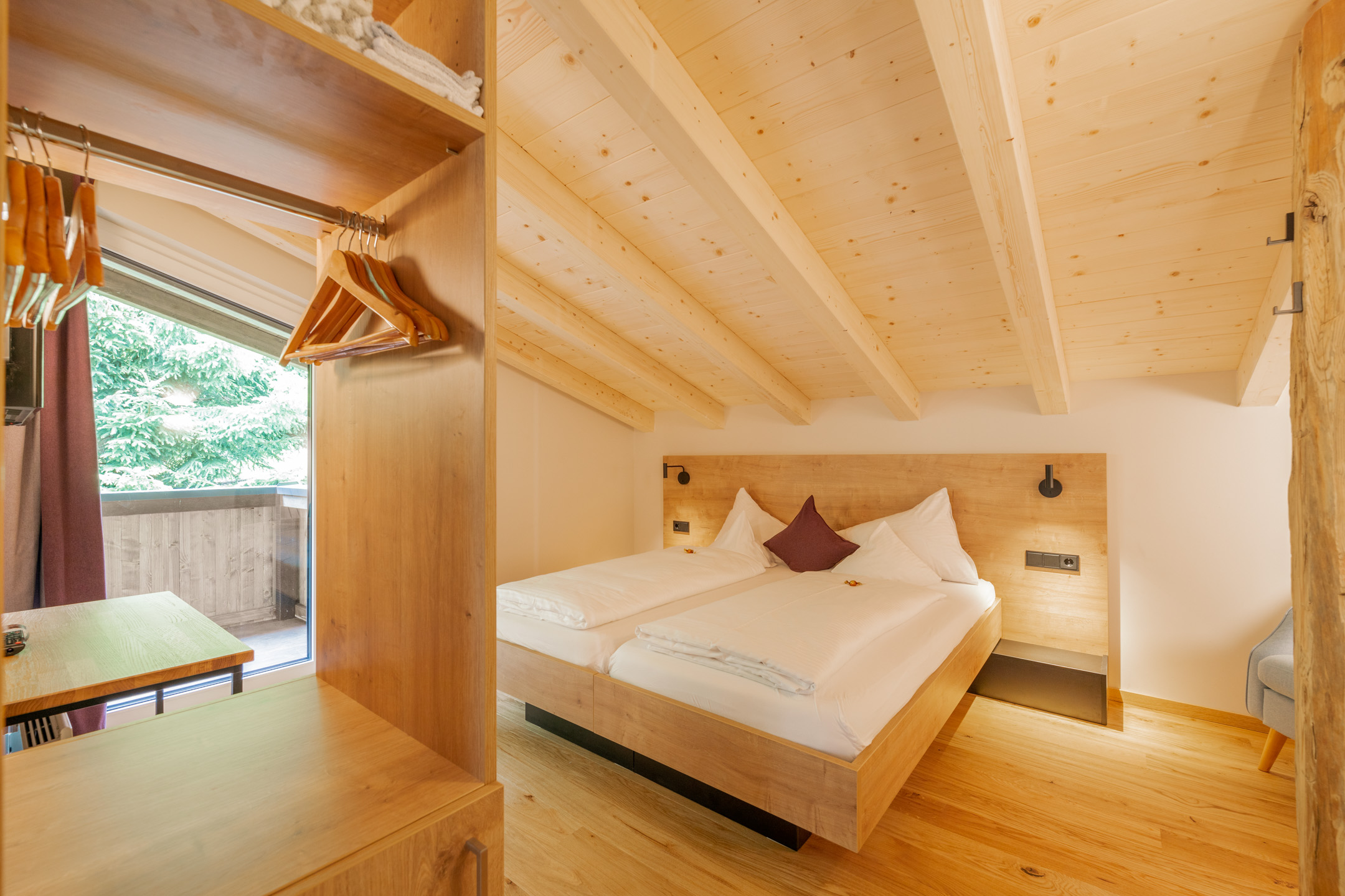 Freiraum hoch zwei, ist eine große Suite für bis zu vier Personen im neuen Design Hotel Haus Jausern in Saalbach