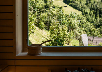 Sauna im Haus Jausern, Hotelsauna, finnische Sauna mit Ausblick genießen, Bergsommer