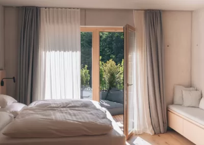 Hotel, Doppelzimmer, Designzimmer, Holz und Beton, Ästhet, Doppelzimmer Saalbach
