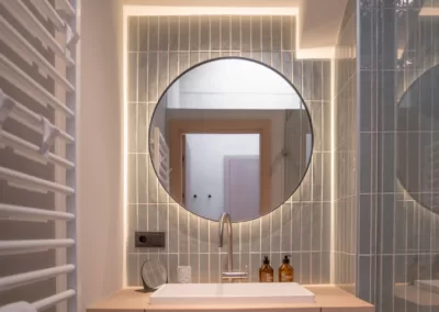 Zimmer Freiraum hoch 2, Design, Entspannung, Beton und Holz, Bergsommer, Familienzimmer, Design Badezimmer