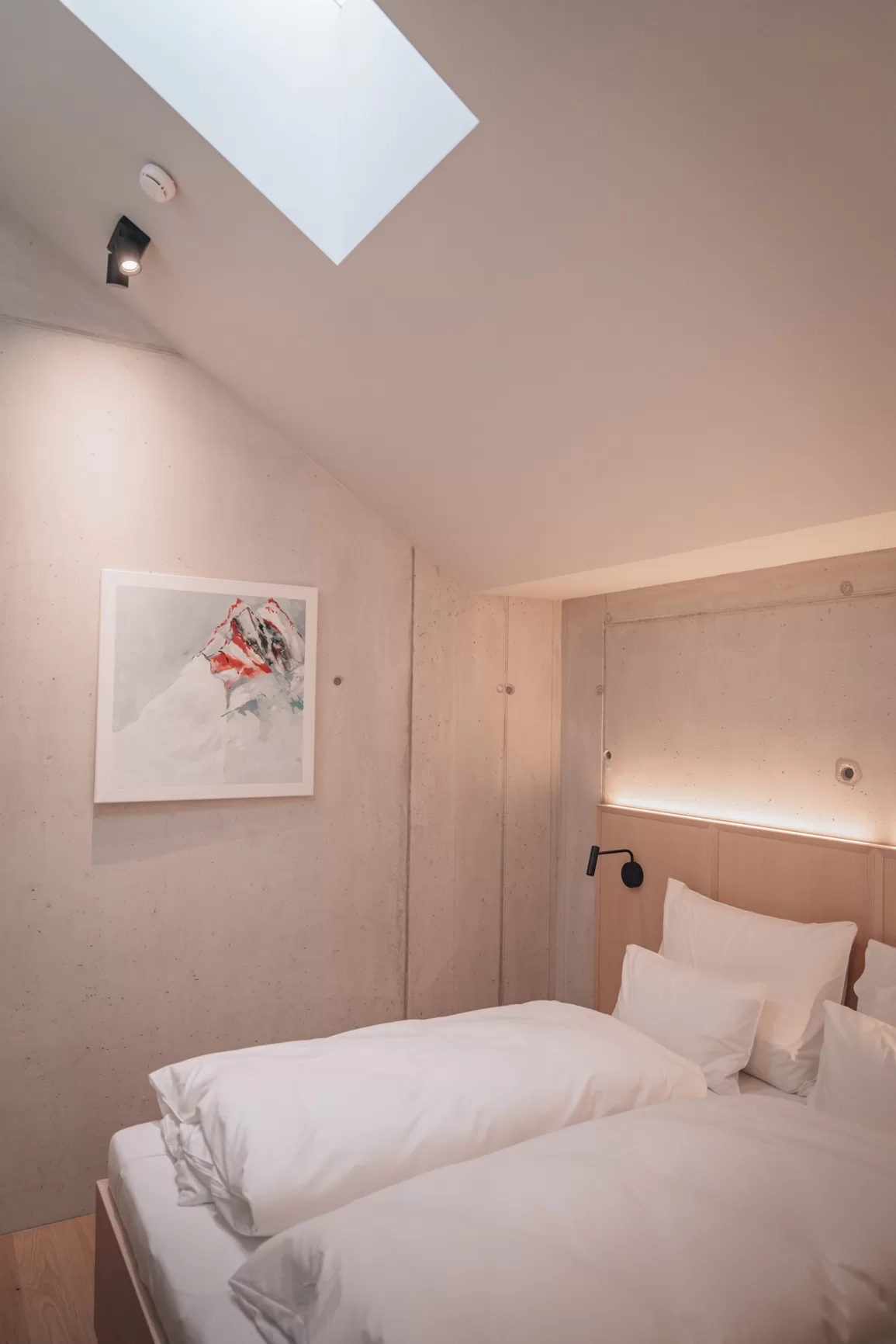 Fallen lassen natürliche, nachhaltige Daunen Decken für den perfekten Schlaf im Design Hotel Haus Jausern in Saalbach
