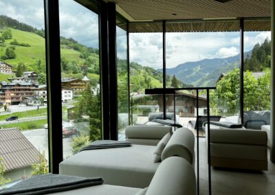 Ruheraum, Sommer, Ausblick in die Natur, Genießen und entspannen, Spa und Wellness