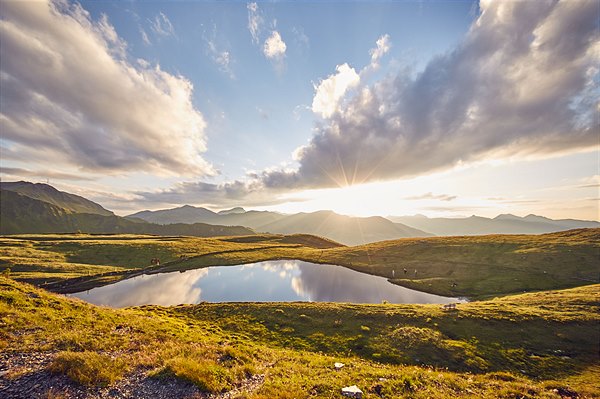 Der goldene Herbst im Glemmtal. Genieße traumhafte Wanderungen, atemberaubende Ausblicke und Genuss ohne Ende: Dein Kurzurlaub im Hotel Haus Jausern in Saalbach, Wandern und Wellnessurlaub