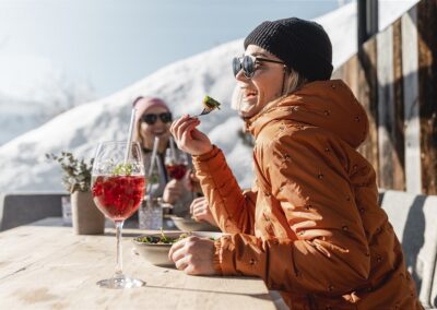 Sonnenskilauf im Skicircus Saalbach Hinterglemm Leogang Fieberbrunn, Skifahren