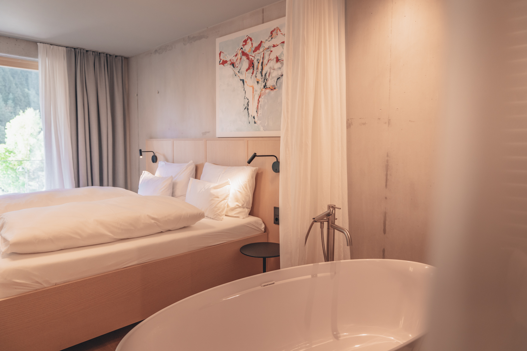 Fallen lassen natürliche, nachhaltige Daunen Decken für den perfekten Schlaf im Design Hotel Haus Jausern in Saalbach