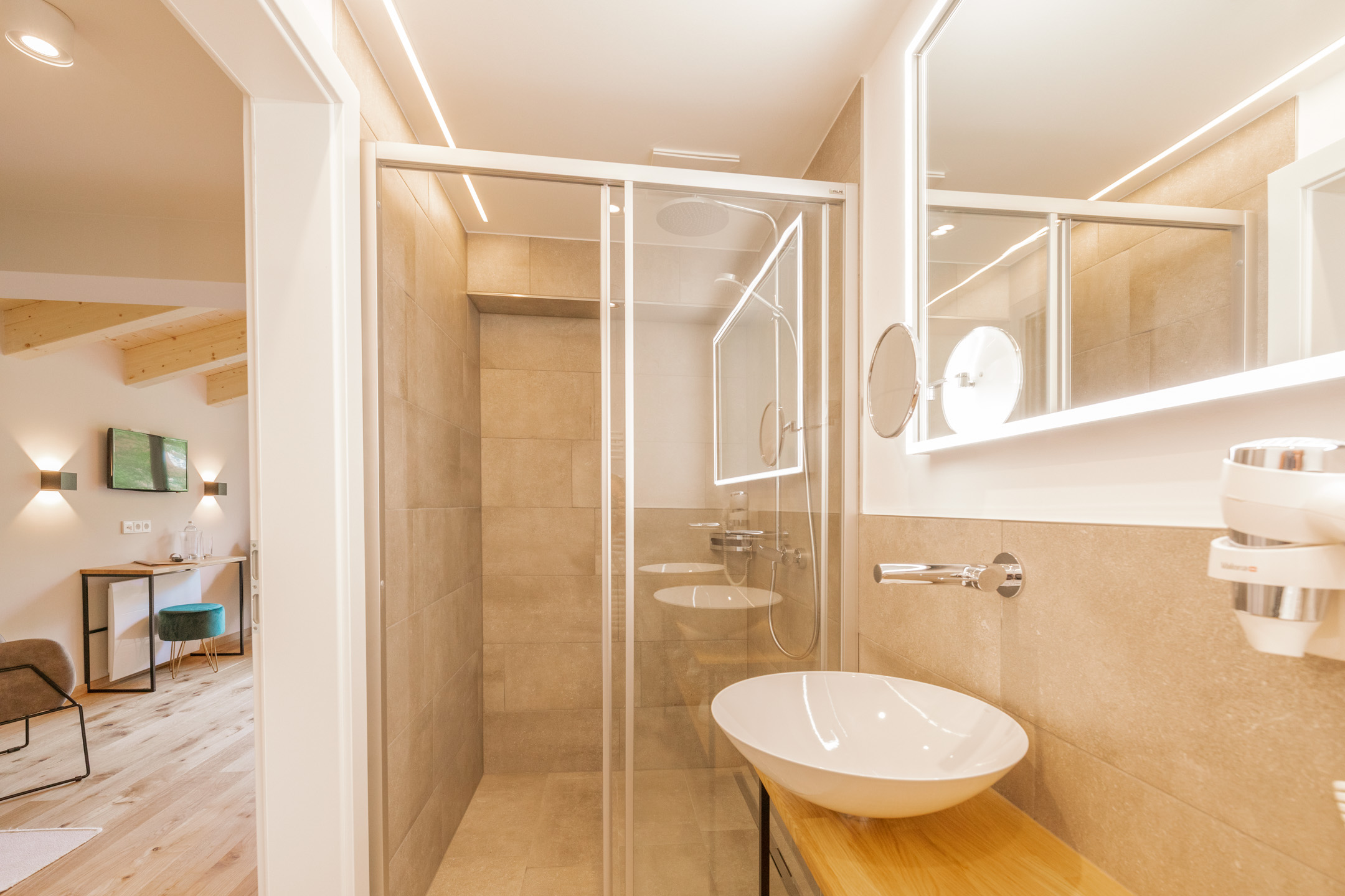 Hotel_HausJausern_Freigeist Zimmer, Freigeist, Design, Design Doppelzimmer, Zimmer mit Ausblick auf die Berge