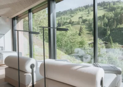 Erholen und Entspannen, mach deinen Kurzurlaub zu etwas ganz besonderem. Enjoy the view into nature out of our Spa,